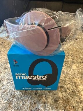 Sonic Maestro Over-Ear Headphones — lilac